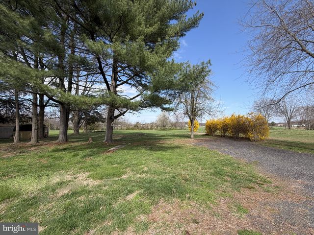 7287 PEARSONS CORNER RD, Dover, DE 19904