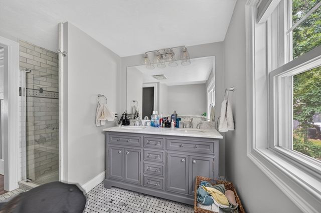 6 Ida Way, Freetown, MA 02702