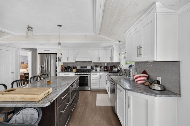 6 Ida Way, Freetown, MA 02702
