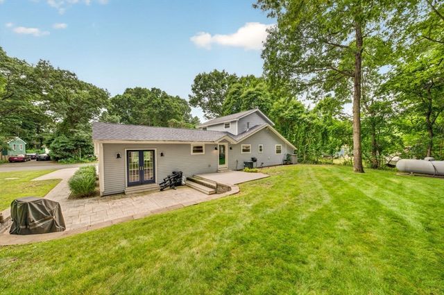 6 Ida Way, Freetown, MA 02702