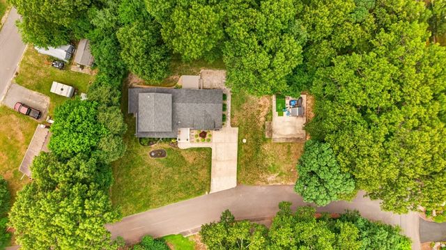6 Ida Way, Freetown, MA 02702