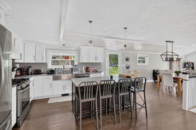 6 Ida Way, Freetown, MA 02702