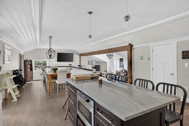 6 Ida Way, Freetown, MA 02702