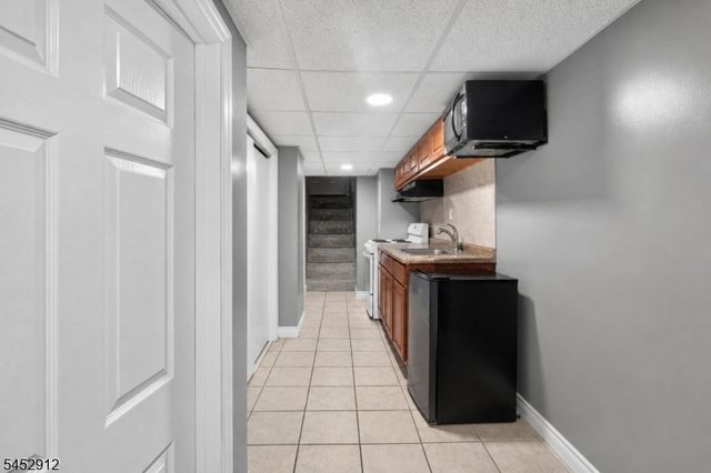 90 Manchester Ave, Paterson City, NJ 07502