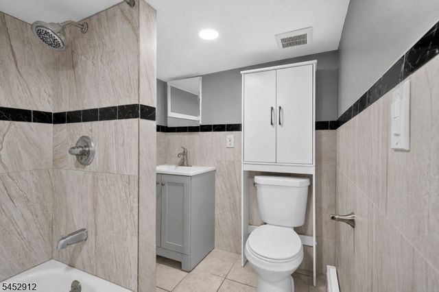 90 Manchester Ave, Paterson City, NJ 07502