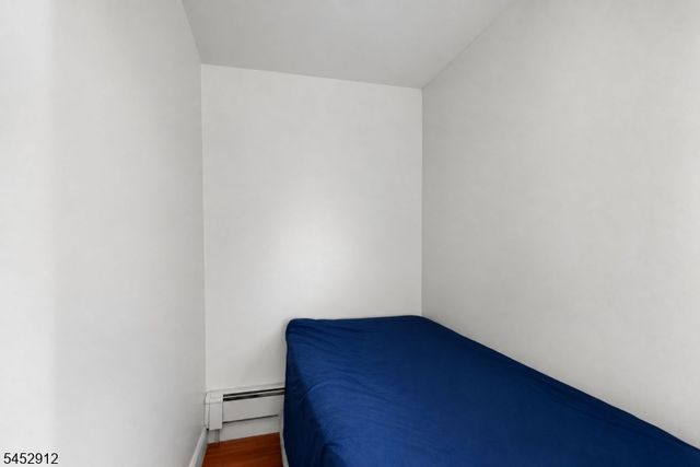 90 Manchester Ave, Paterson City, NJ 07502
