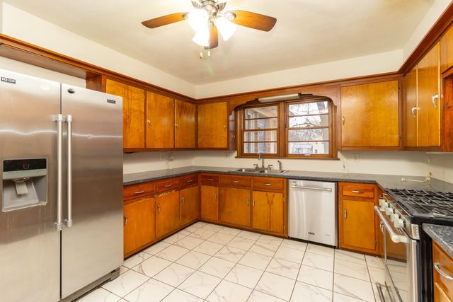 316 W Perry Street, Belvidere, IL 61008