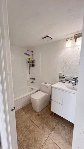 984 W 40th Street 2, Hialeah, FL 33012