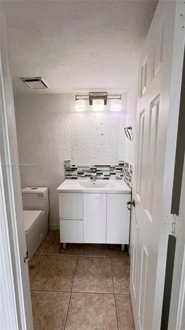 984 W 40th Street 2, Hialeah, FL 33012