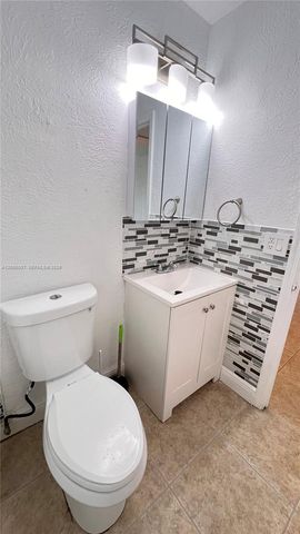 984 W 40th Street 2, Hialeah, FL 33012