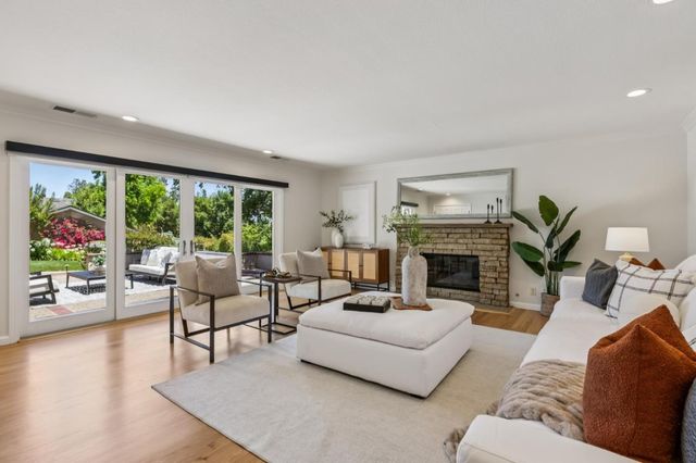 14275 Hilltop Way, Saratoga, CA 95070