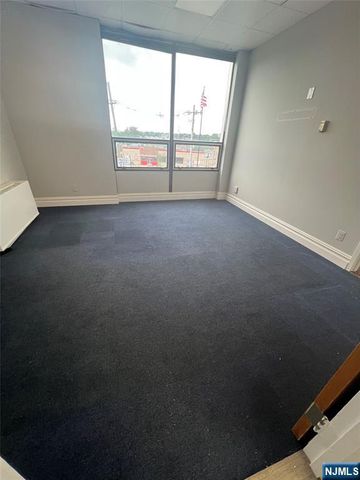 10 Stuyvesant Avenue 2, Lyndhurst, NJ 07071