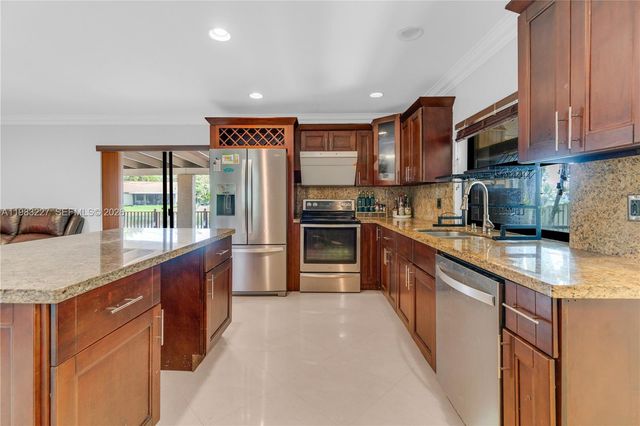 2905 Begonia Way, Cooper City, FL 33026