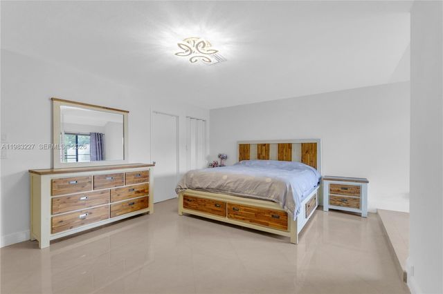 2905 Begonia Way, Cooper City, FL 33026