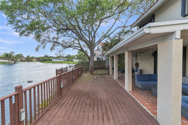 2905 Begonia Way, Cooper City, FL 33026