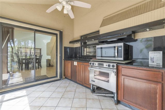 2905 Begonia Way, Cooper City, FL 33026