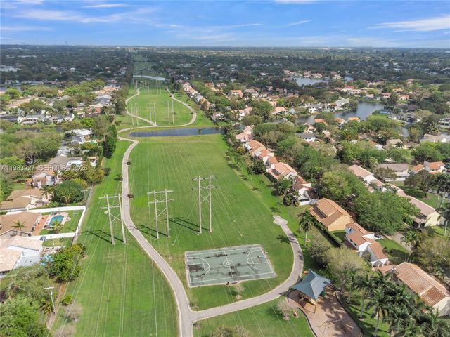 2905 Begonia Way, Cooper City, FL 33026