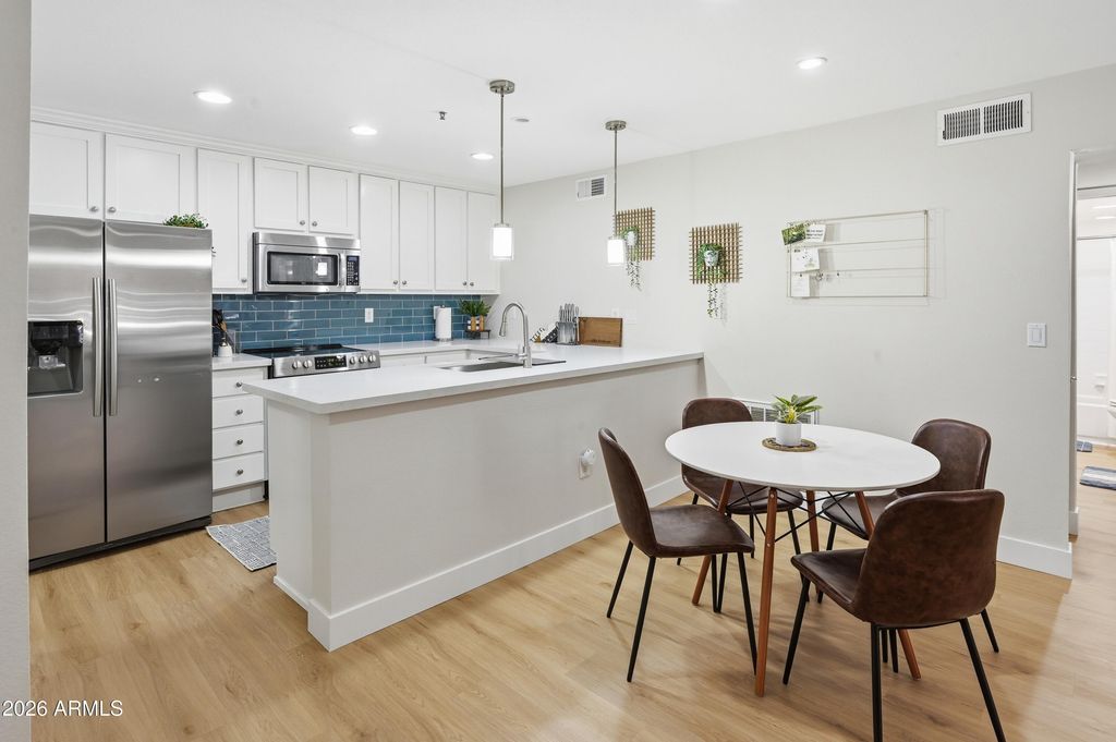 4704 E PARADISE VILLAGE Parkway N 228, Phoenix, AZ 85032