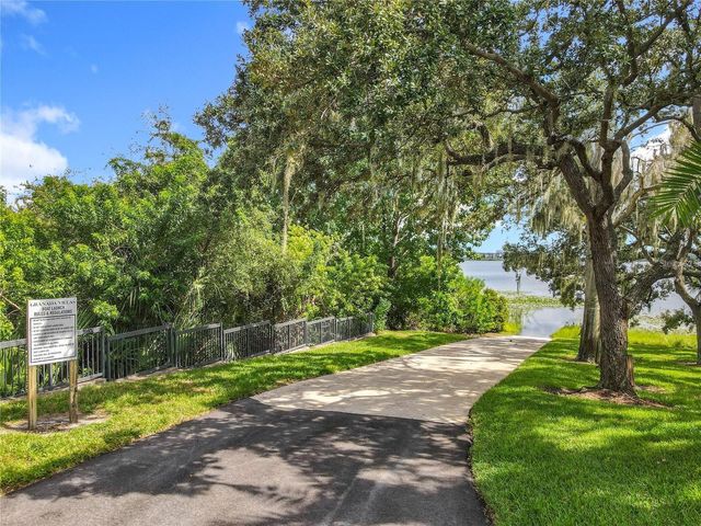 8214 ROLLA COURT, Orlando, FL 32836