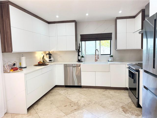 8214 ROLLA COURT, Orlando, FL 32836