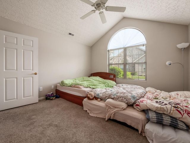 8891 Linksway Drive, Powell, OH 43065