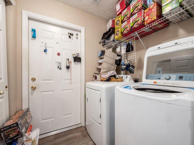 8891 Linksway Drive, Powell, OH 43065
