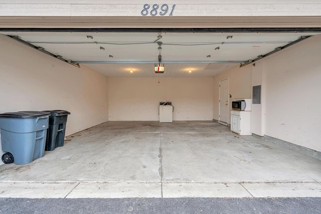 8891 Linksway Drive, Powell, OH 43065