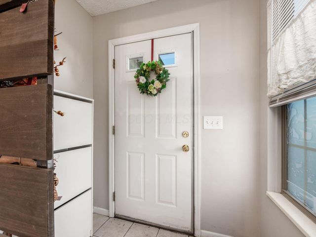 8891 Linksway Drive, Powell, OH 43065