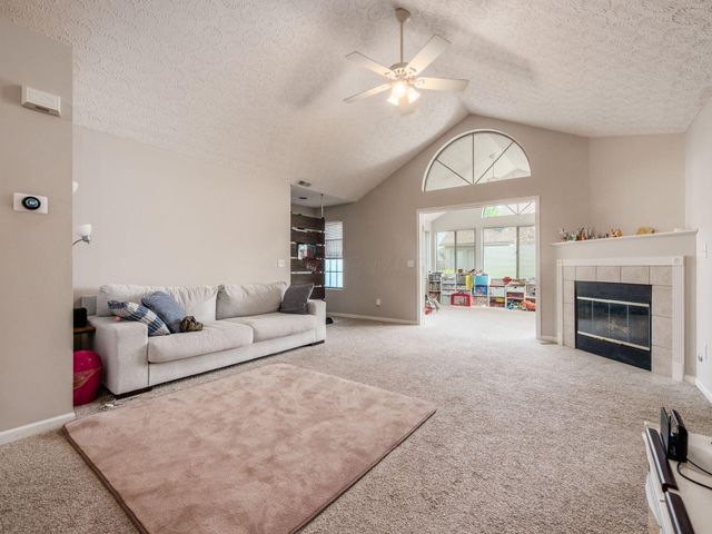 8891 Linksway Drive, Powell, OH 43065