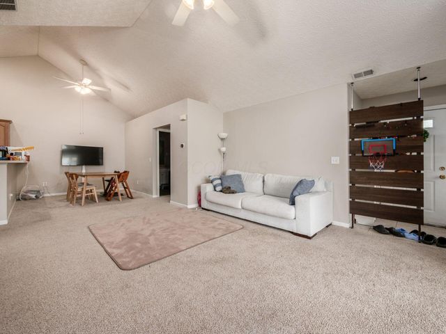 8891 Linksway Drive, Powell, OH 43065