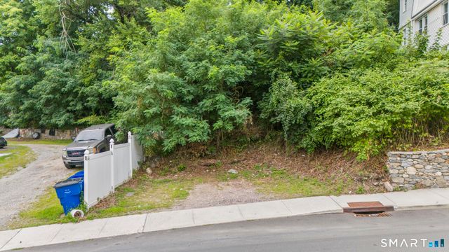 121 Wolcott Street, Waterbury, CT 06705