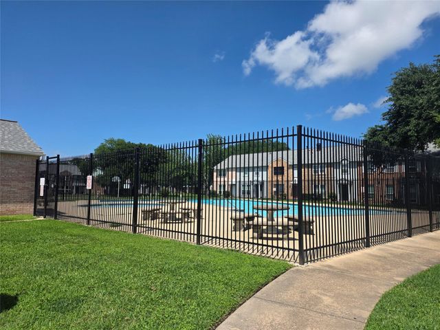4085 Young Street, Pasadena, TX 77504