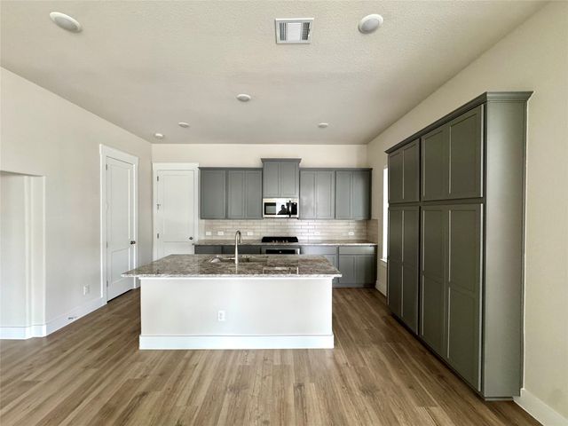 813 Meadowcrest Drive, Plano, TX 75075