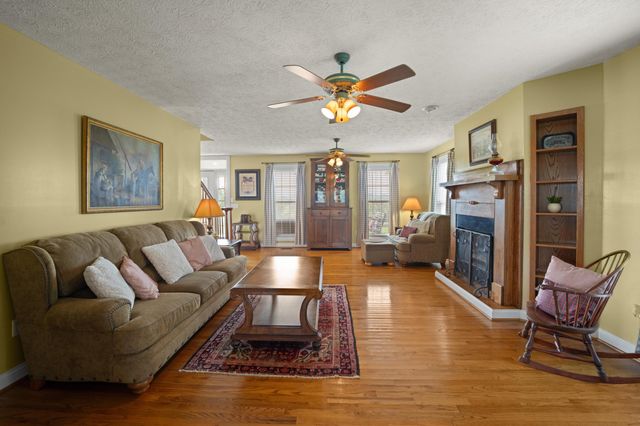 115 Main Street, Pikeville, TN 37367