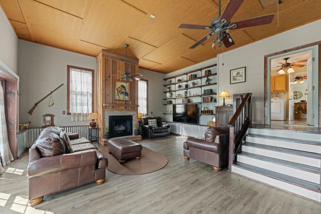 115 Main Street, Pikeville, TN 37367