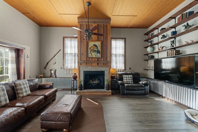 115 Main Street, Pikeville, TN 37367