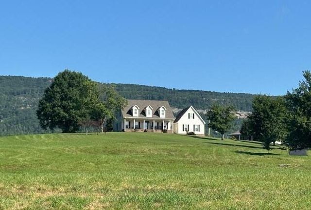 115 Main Street, Pikeville, TN 37367