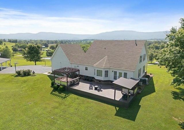 115 Main Street, Pikeville, TN 37367