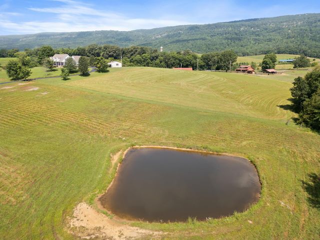 115 Main Street, Pikeville, TN 37367