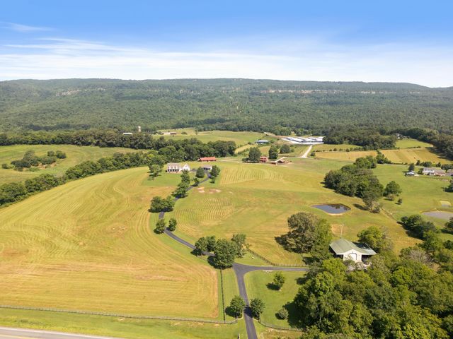 115 Main Street, Pikeville, TN 37367