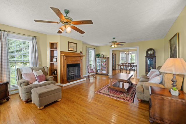 115 Main Street, Pikeville, TN 37367