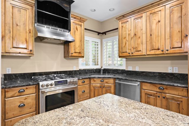 894 E 700 S, Springville, UT 84663