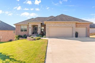 1632 West Gaslight Drive, Springfield, MO 65810