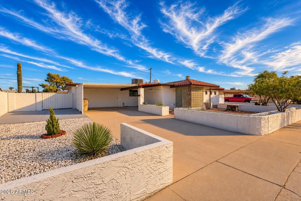 6532 W Medlock Drive, Glendale, AZ 85301 — exterior