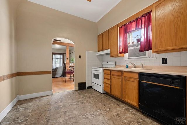 1215 Claremont Ave, Pueblo, CO 81004