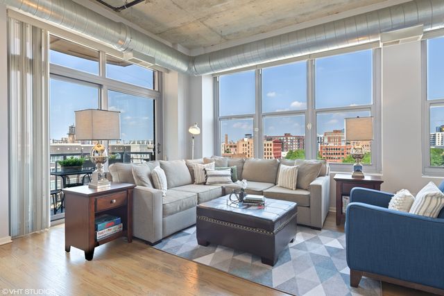 933 W VAN BUREN Street 527, Chicago, IL 60607