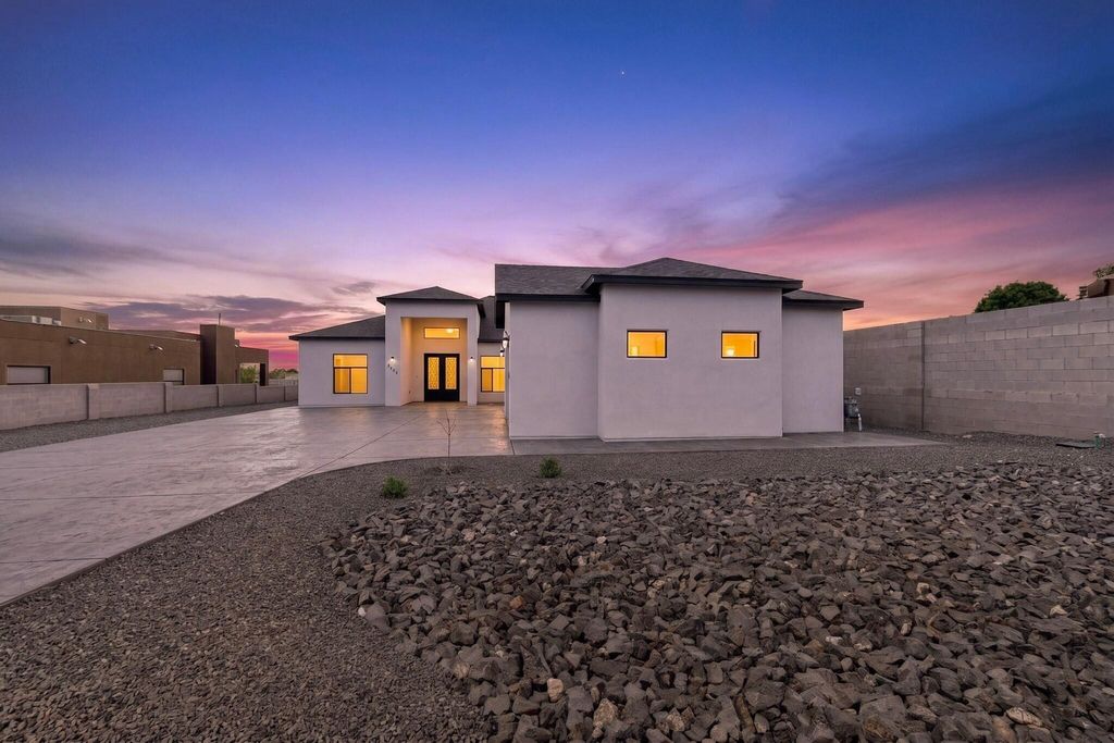 5444 Tecamec Road NE, Rio Rancho, NM 87144
