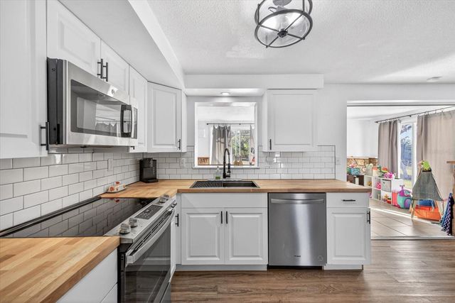 5404 FRONT DRIVE, Holiday, FL 34690