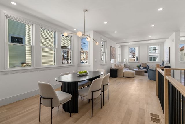 10-12 Clyde Rd 1, Watertown, MA 02472