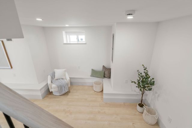 10-12 Clyde Rd 1, Watertown, MA 02472